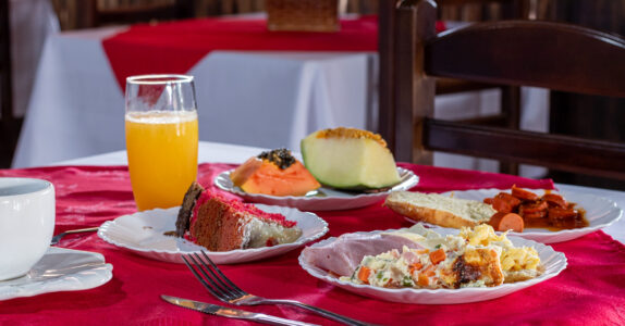 Pousada-Nascentes-Brotas-cafe-da-manha-21